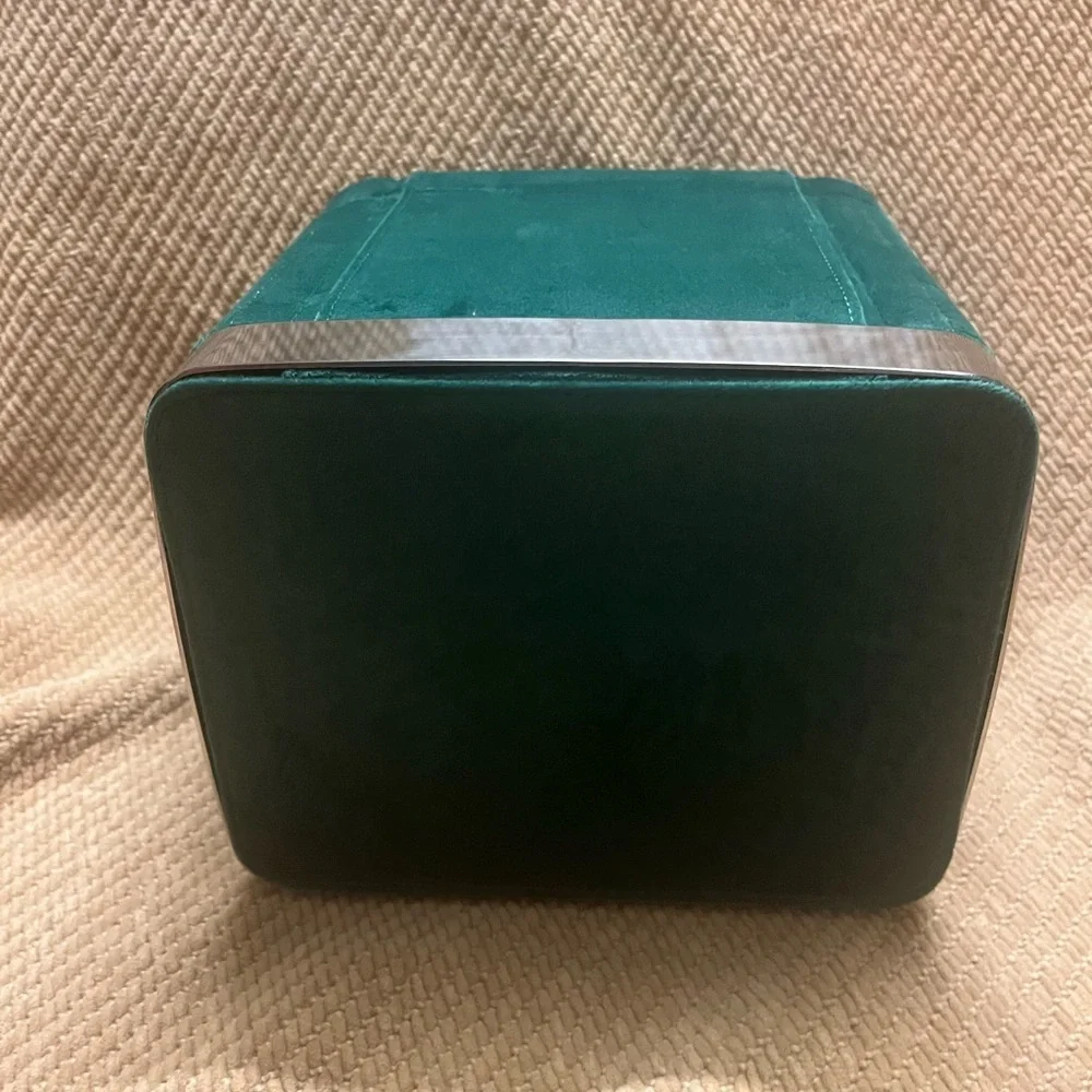 La Mer Green Jewelry‎ Organizer with Metal Clasp